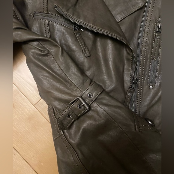 Danier Genuine Leather Insulated Jacket, Removable Fur Trim - Picture 7 of 15